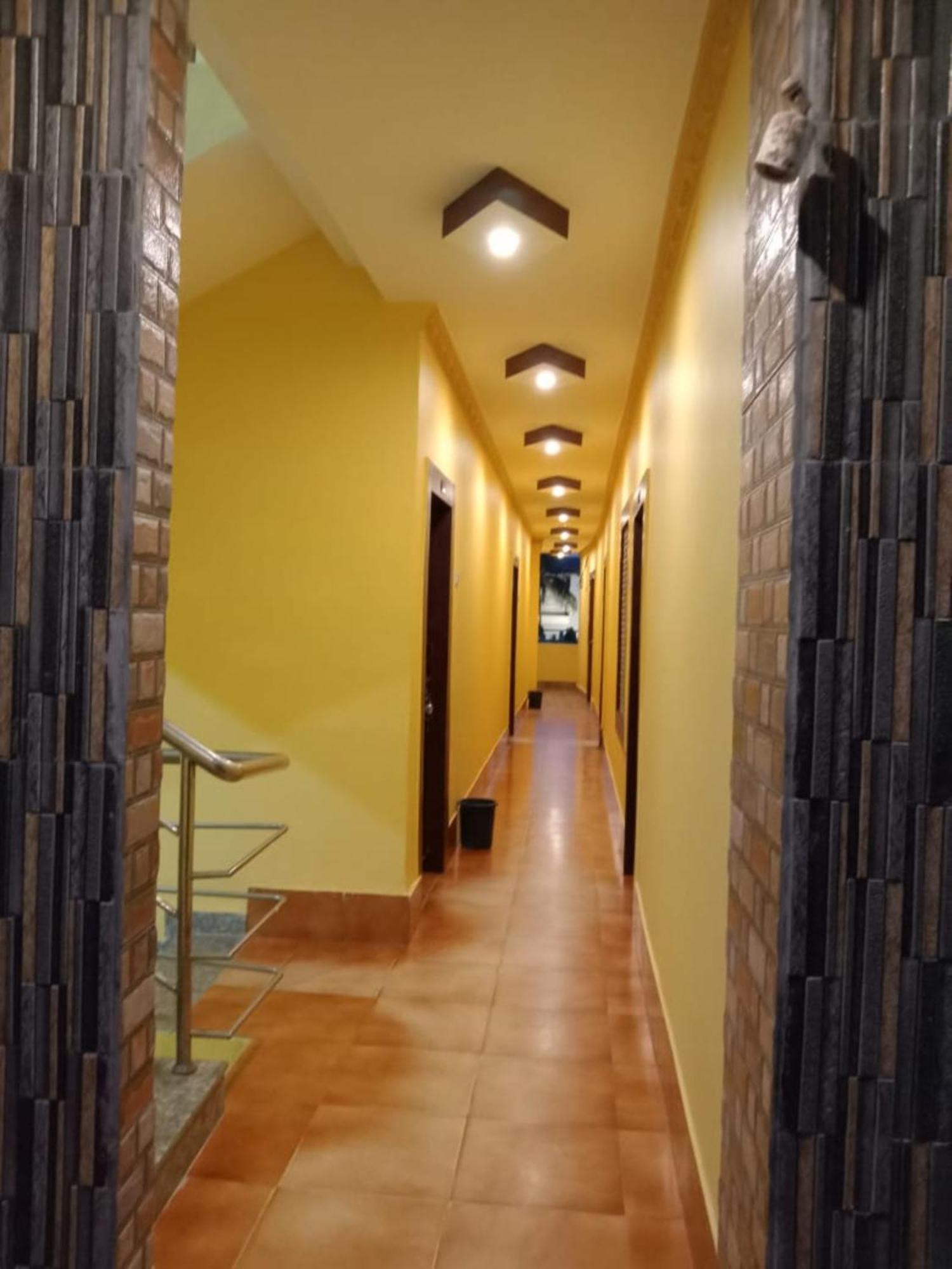 Goroomgo Sahoo Palace Puri - Prime Location Near Sea Beach - Excellent Service With Parking Facilities 외부 사진