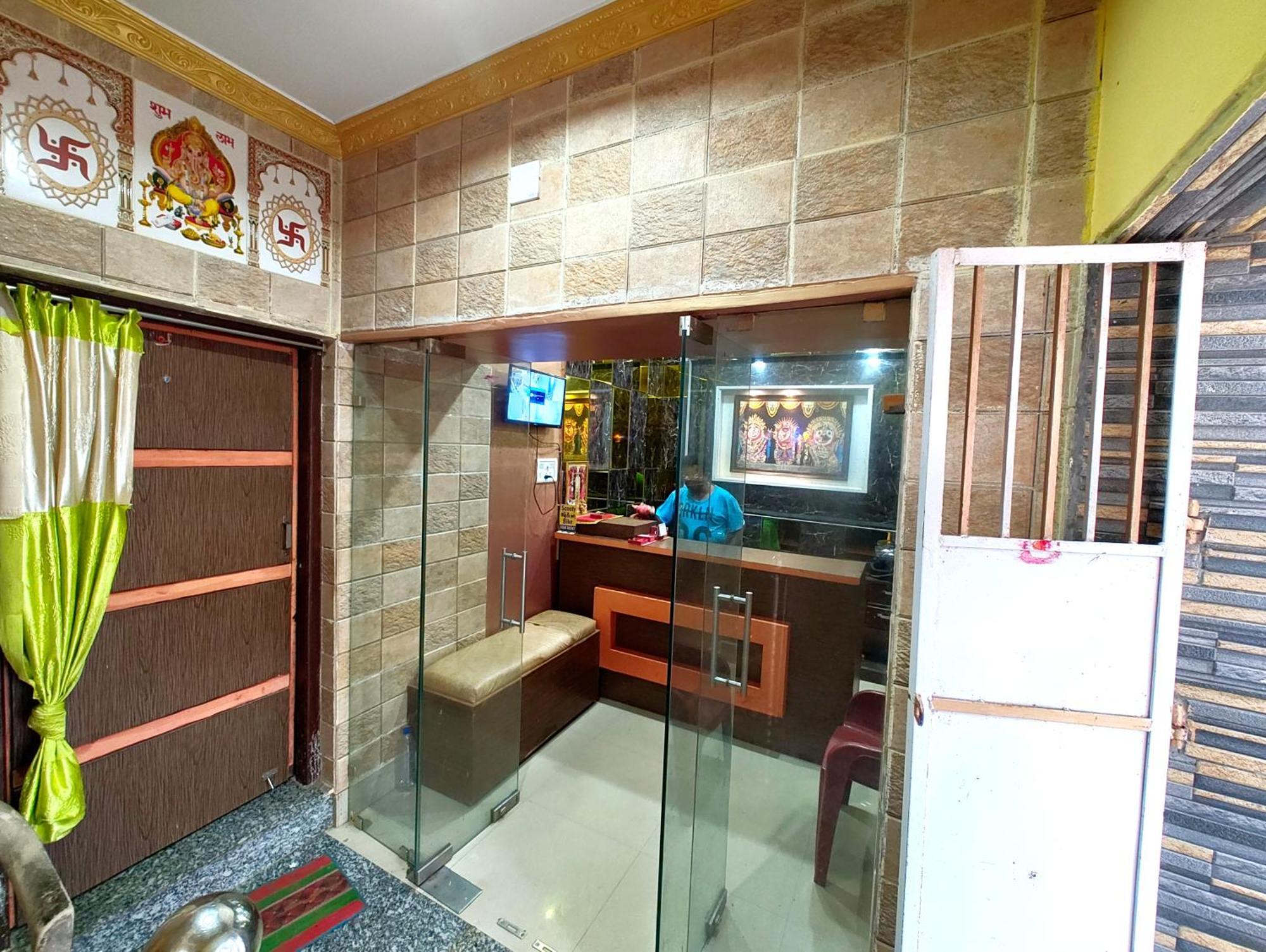 Goroomgo Sahoo Palace Puri - Prime Location Near Sea Beach - Excellent Service With Parking Facilities 외부 사진